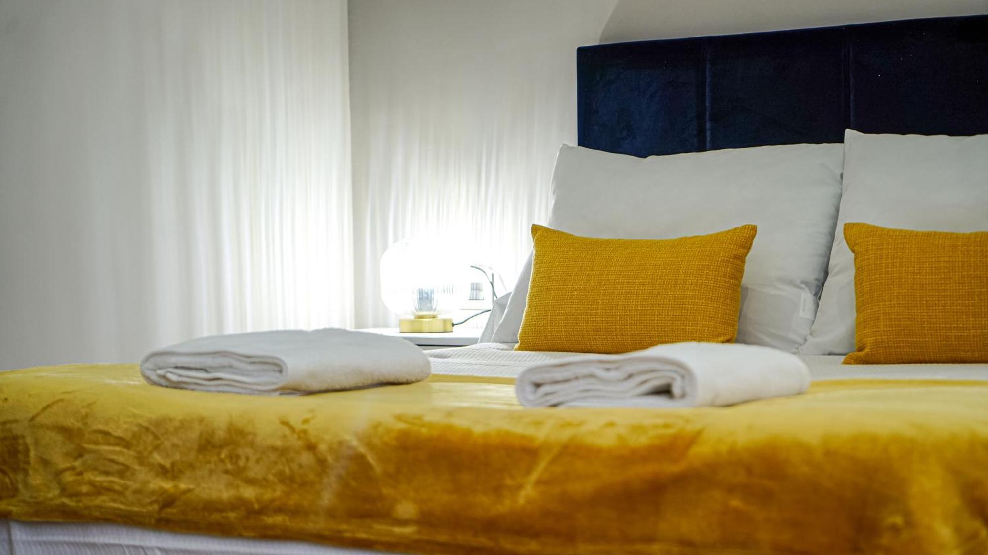 Apartamentos Puente Romano Suites Mérida Buitenkant foto