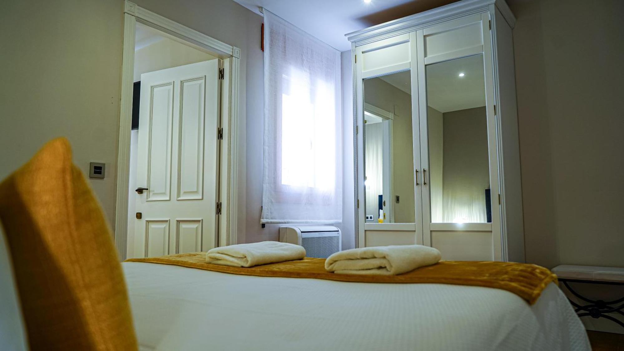 Apartamentos Puente Romano Suites Mérida Buitenkant foto