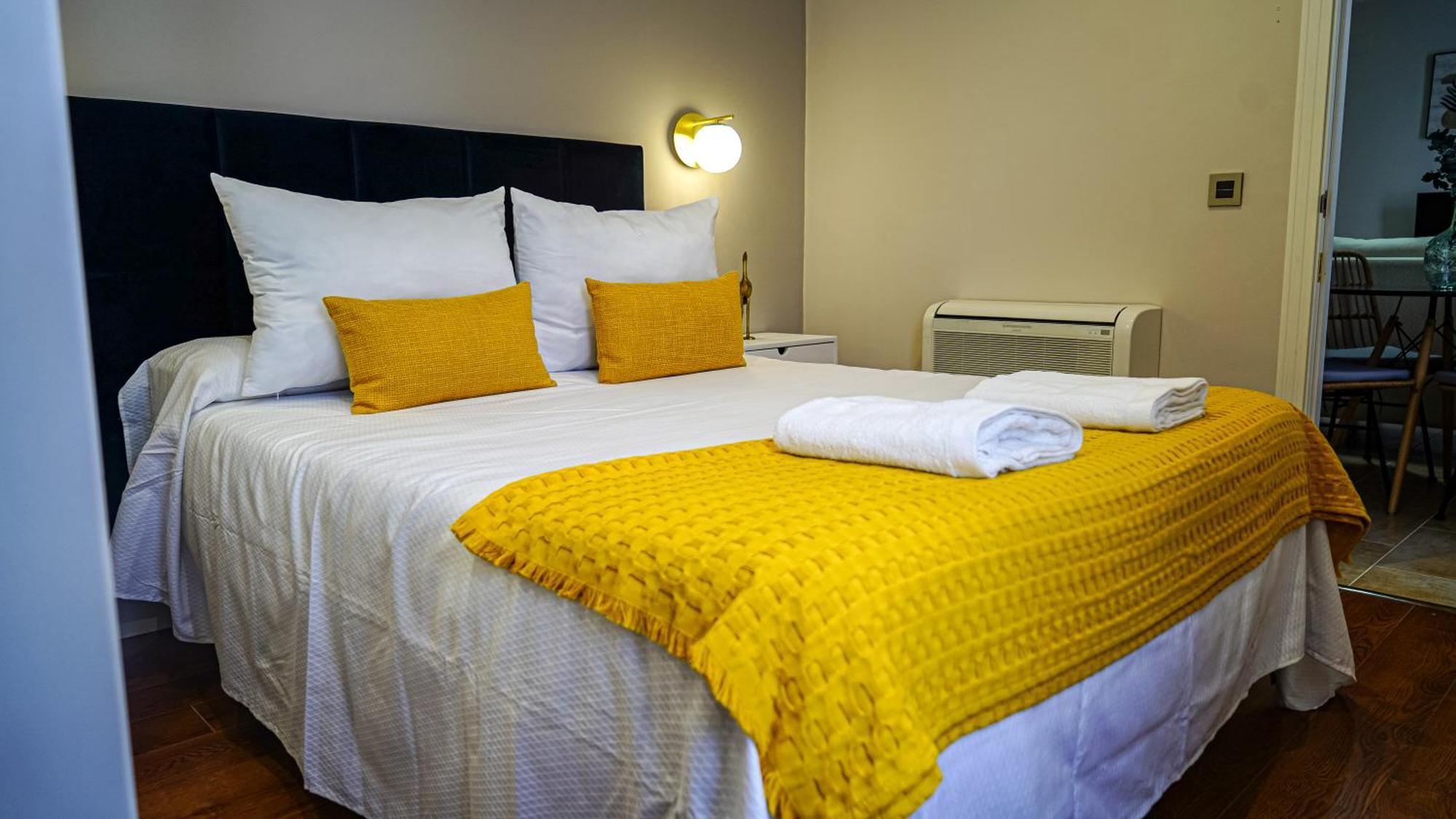 Apartamentos Puente Romano Suites Mérida Buitenkant foto