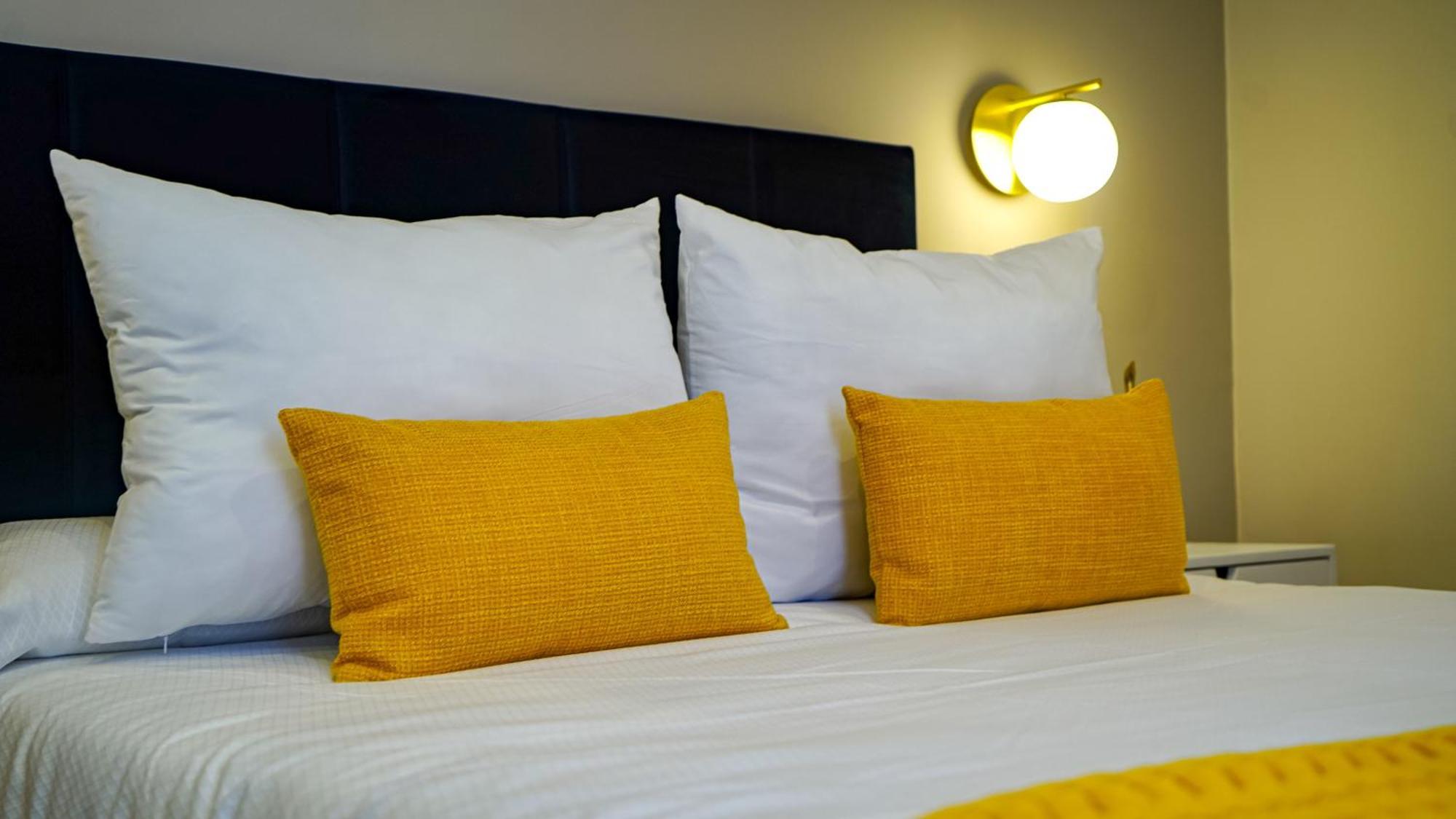 Apartamentos Puente Romano Suites Mérida Buitenkant foto