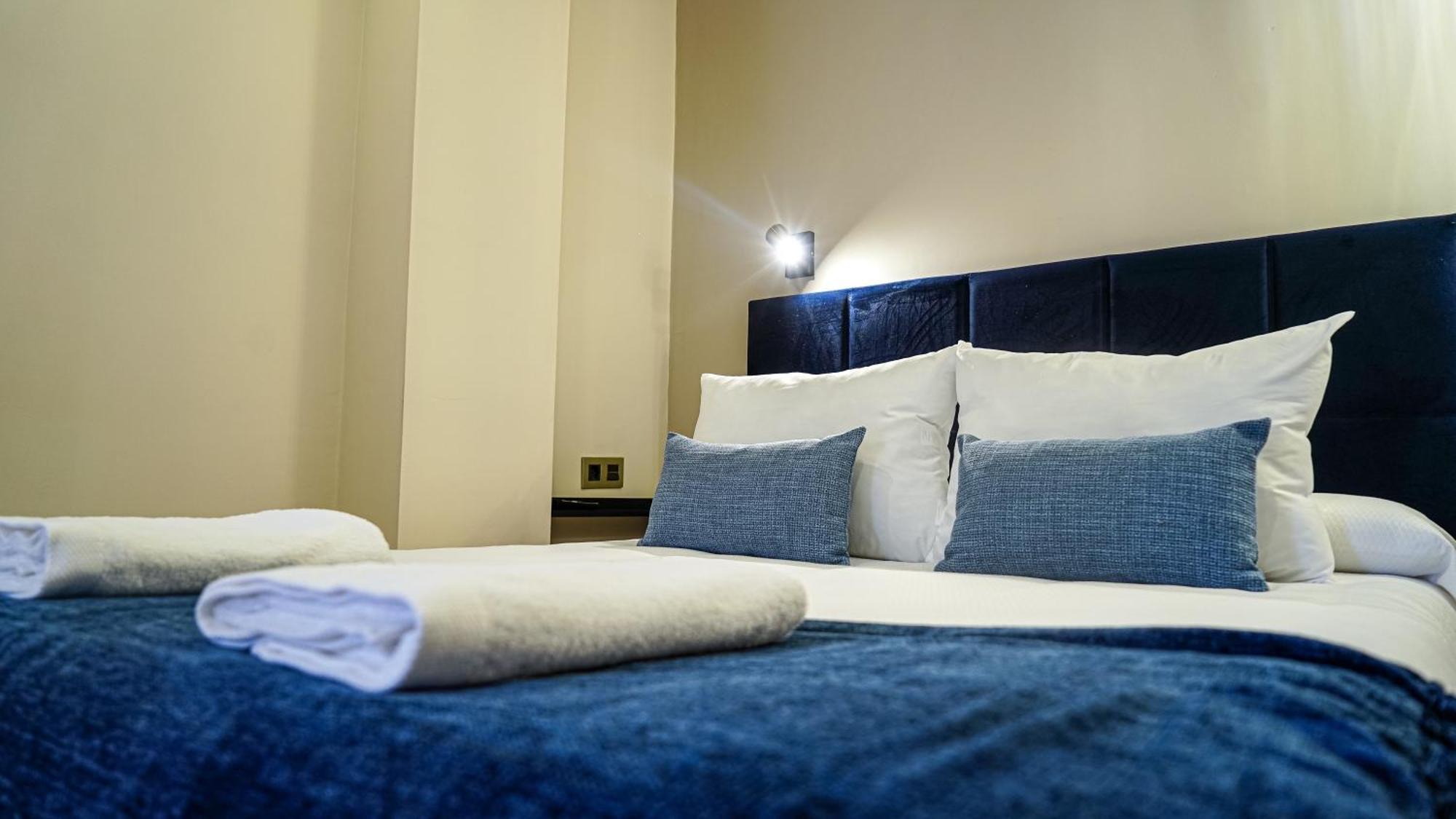 Apartamentos Puente Romano Suites Mérida Buitenkant foto