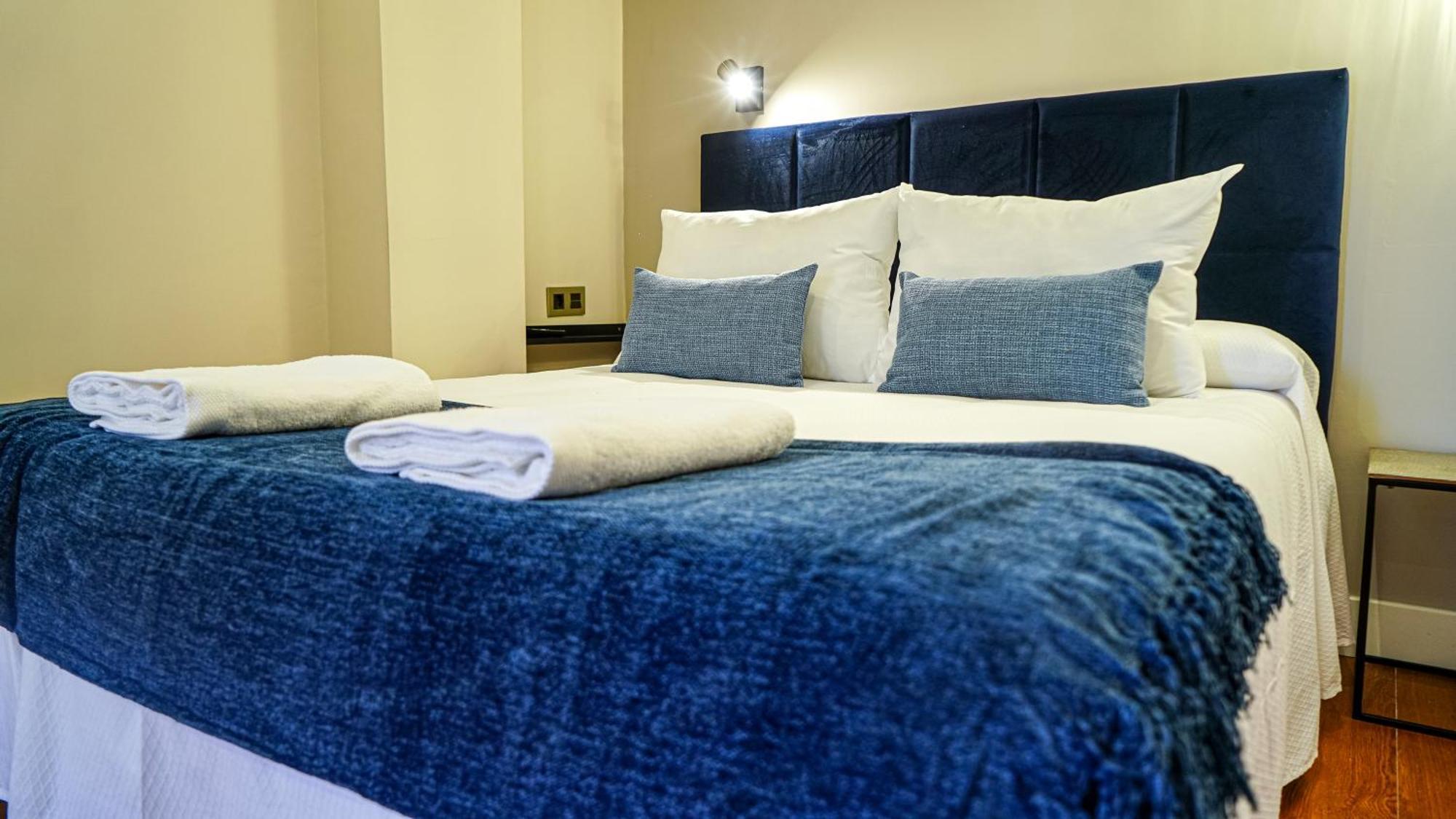 Apartamentos Puente Romano Suites Mérida Buitenkant foto
