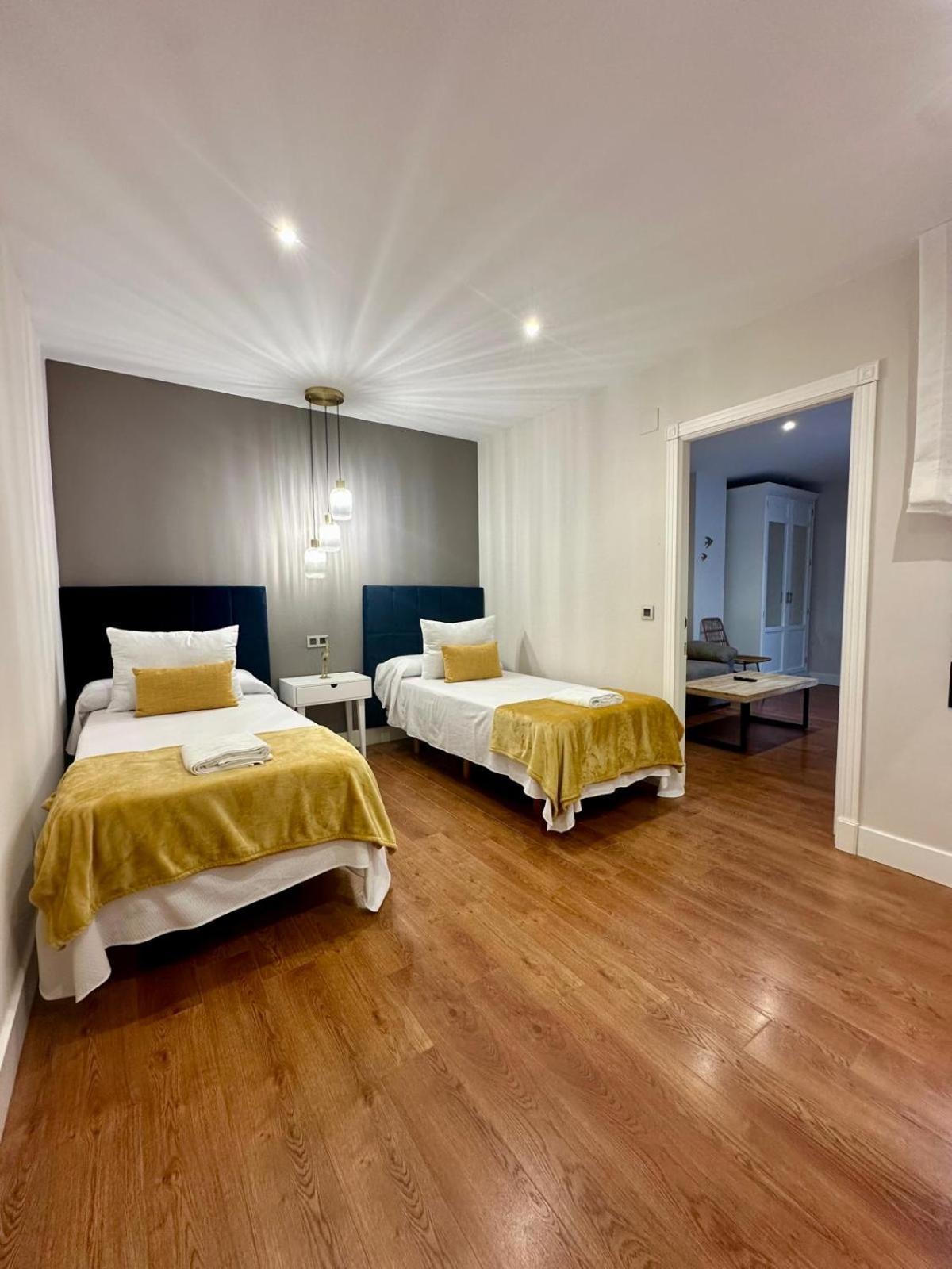Apartamentos Puente Romano Suites Mérida Buitenkant foto